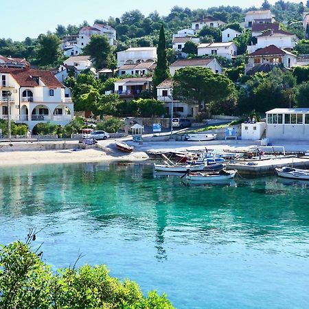 Apartmani Laura Trogir Buitenkant foto