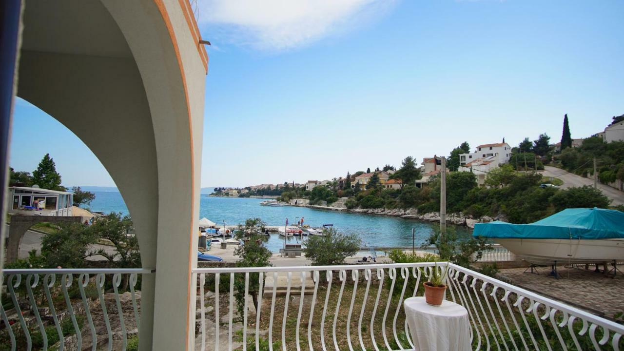 Apartmani Laura Trogir Buitenkant foto
