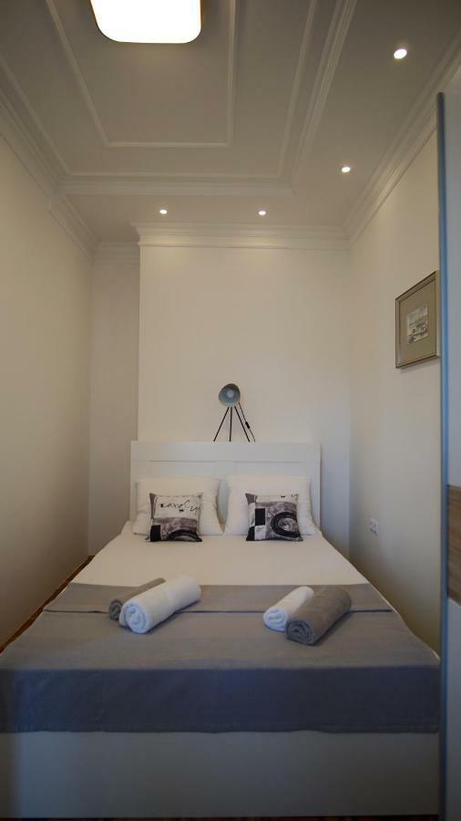 Apartmani Laura Trogir Buitenkant foto