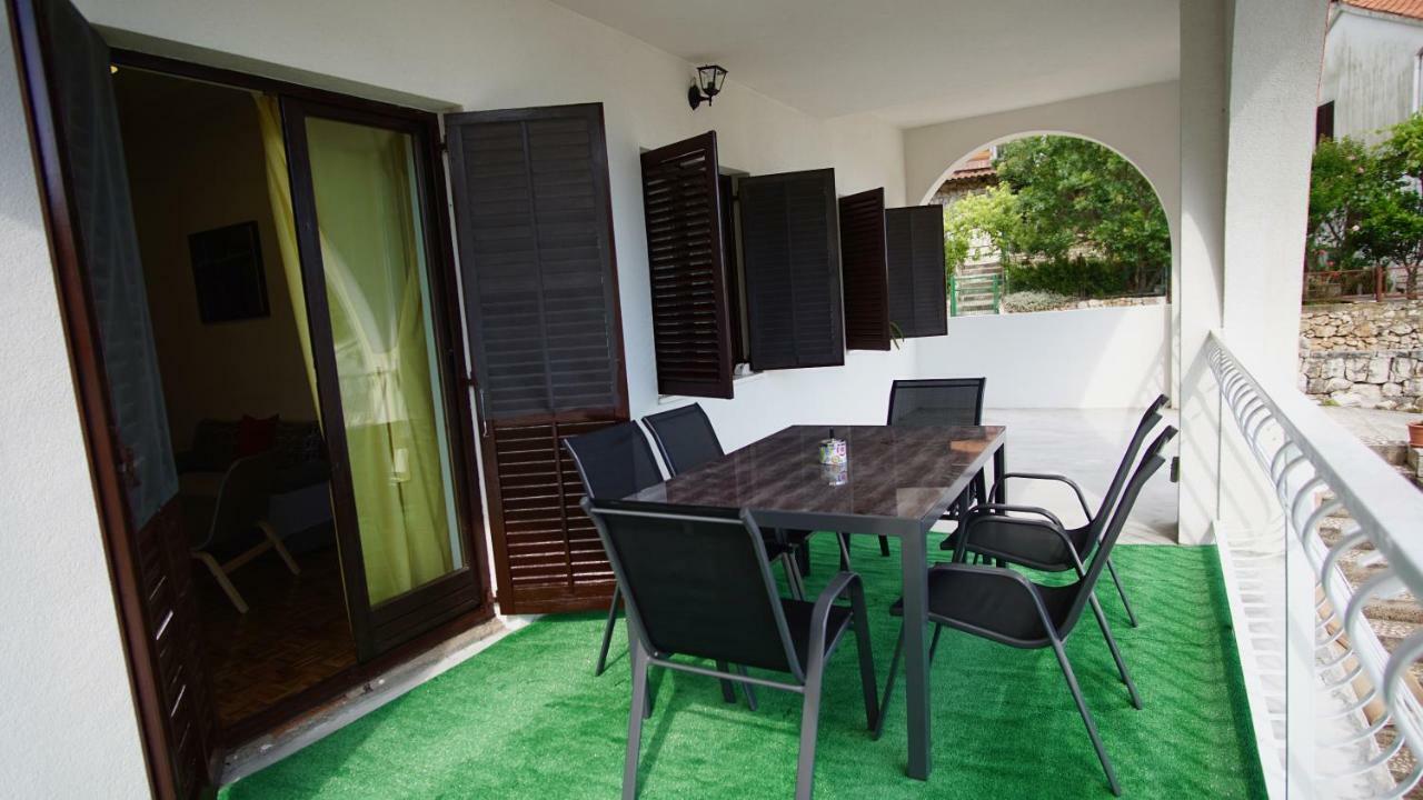 Apartmani Laura Trogir Buitenkant foto