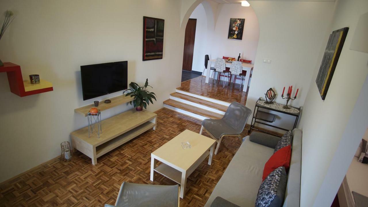 Apartmani Laura Trogir Buitenkant foto