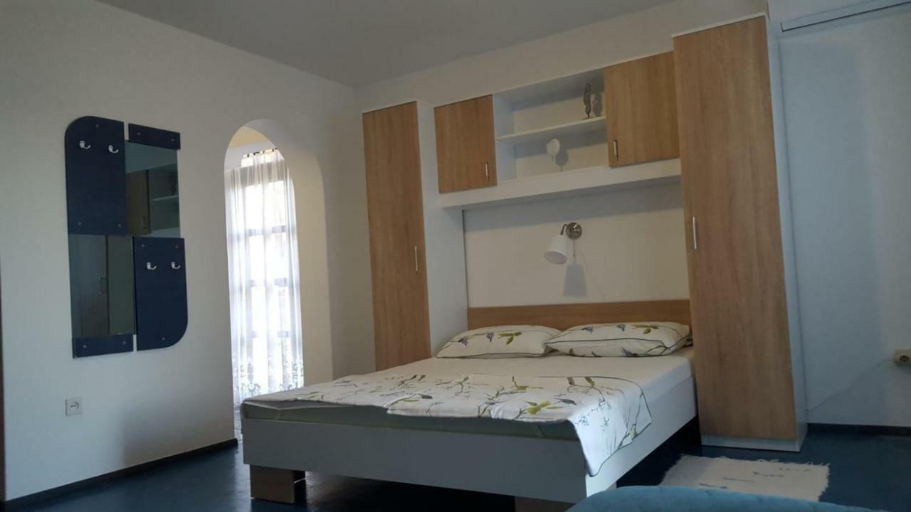 Apartmani Laura Trogir Buitenkant foto