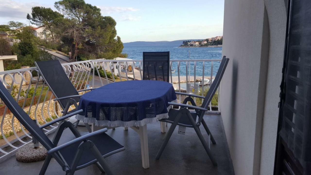 Apartmani Laura Trogir Buitenkant foto